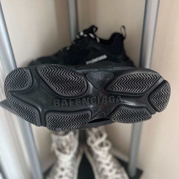 BALENCIAGA TRIPLE S - Picture 3 of 4
